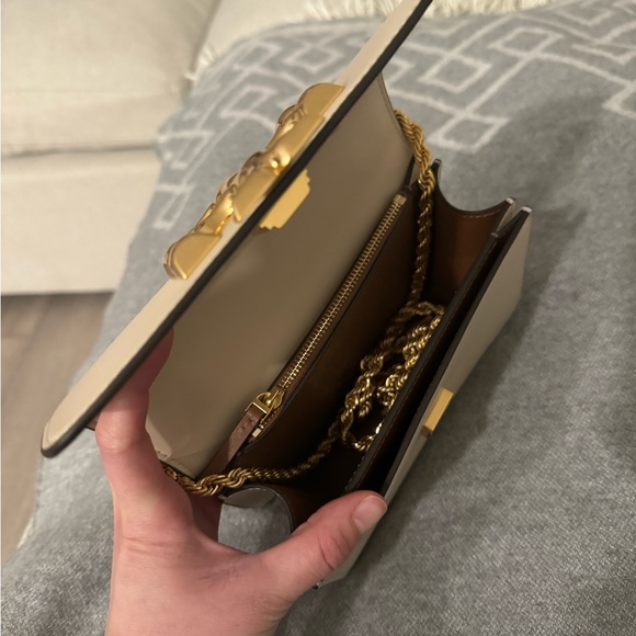 Tory Burch bag in creamy white. - Picture 4 of 4